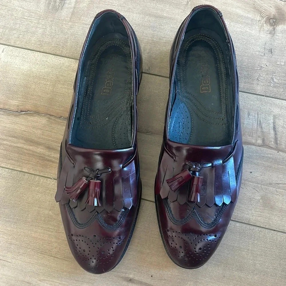 Dexter Men Kilty Tassle Loafer Burgundy Patent Leather Size 9.5 Gently Used 2025 Dexter Leather Loafers Mens Size 9.5 M Burgundy Red Kiltie  main image 3
